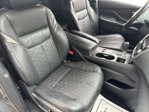 Used 2019 Nissan Murano Platinum w/ Cargo Package image 16