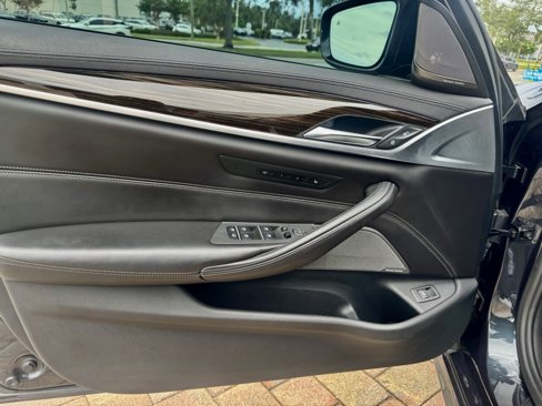 Used 2019 BMW M5 w/ Executive Package image 11