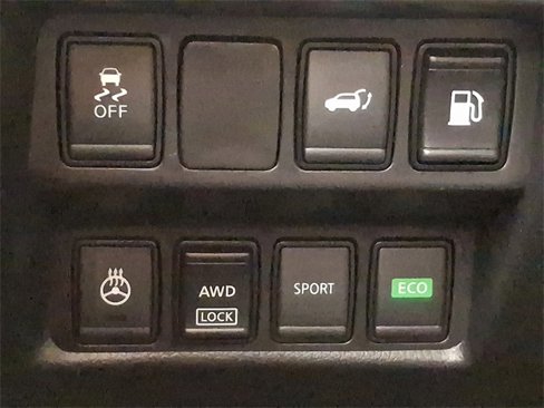 Used 2018 Nissan Rogue SV w/ Premium Package image 25