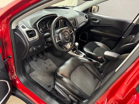Used 2018 Jeep Compass Latitude w/ Cold Weather Group image 31