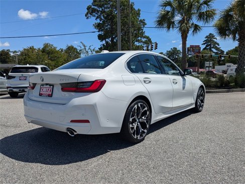 New 2025 BMW 330i Sedan w/ Premium Package image 4