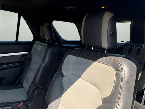 Used 2017 Ford Explorer XLT w/ Equipment Group 202A image 19
