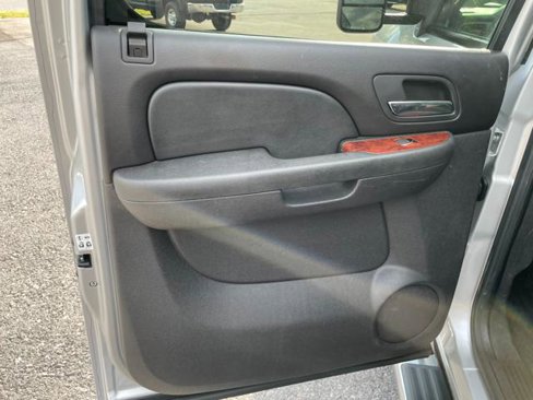 Used 2011 Chevrolet Silverado 2500 LTZ w/ Snow Plow Prep Package image 21