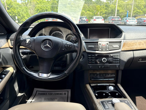 Used 2010 Mercedes-Benz E 350 4MATIC Sedan image 16