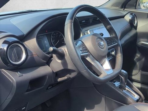 Used 2019 Nissan Kicks SR w/ SR Premium Package image 9
