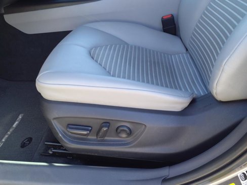 Used 2022 Toyota Camry SE image 10