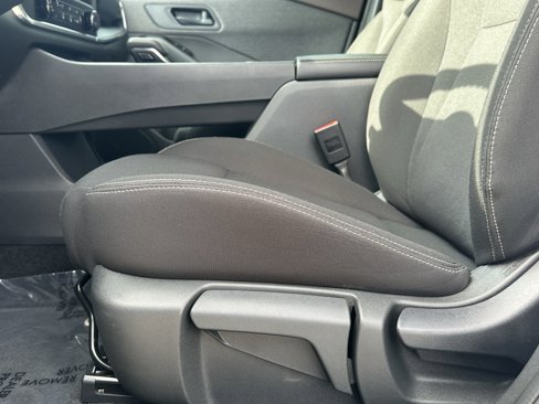 Used 2023 Nissan Rogue S image 12