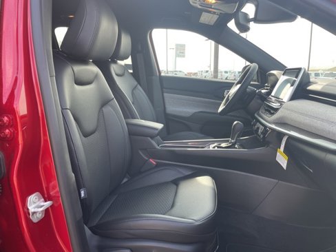 New 2025 Jeep Compass Latitude image 11