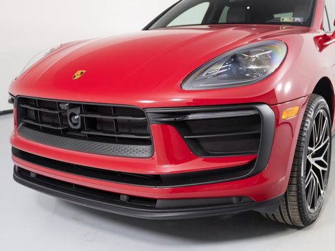 Certified 2025 Porsche Macan image 39