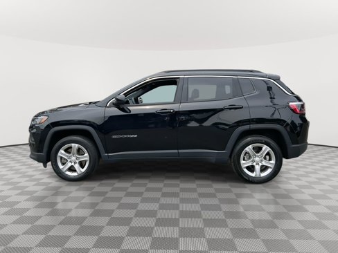 Used 2023 Jeep Compass Latitude w/ Sun and Sound Group image 4