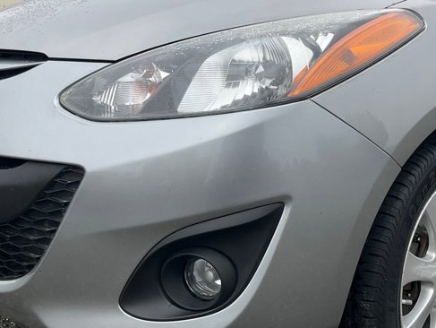 Used 2013 MAZDA MAZDA2 Touring image 75