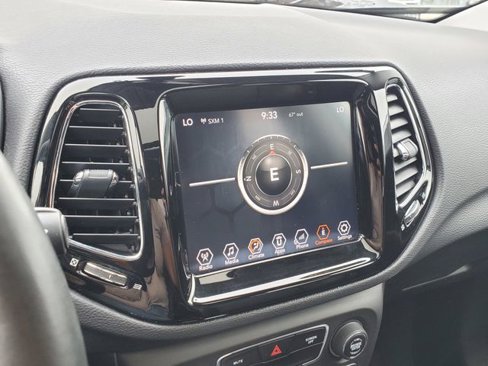 Used 2018 Jeep Compass Limited image 28