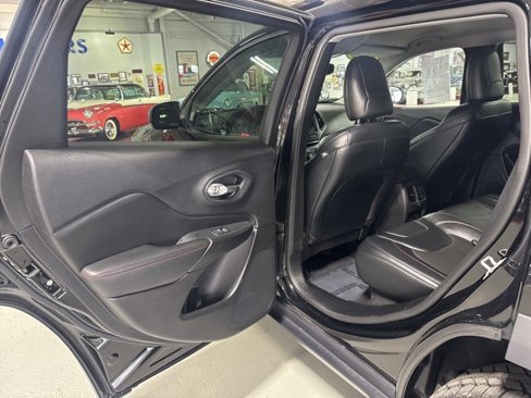 Used 2022 Jeep Cherokee Trailhawk w/ Comfort/Convenience Group image 26