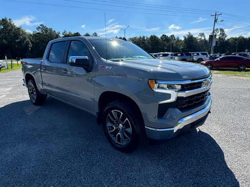 Used 2024 Chevrolet Silverado 1500 LT image 3