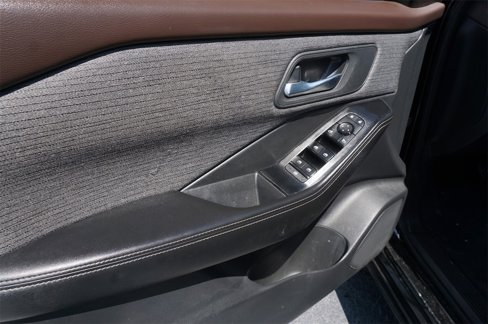 Used 2021 Nissan Rogue SV image 32