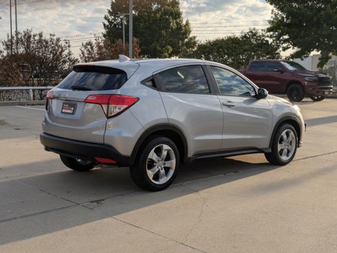 Used 2019 Honda HR-V LX image 6