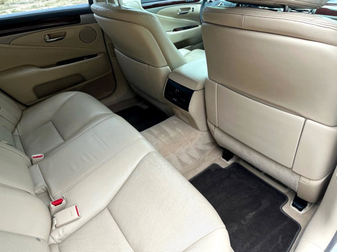 Used 2014 Lexus LS 460 image 44