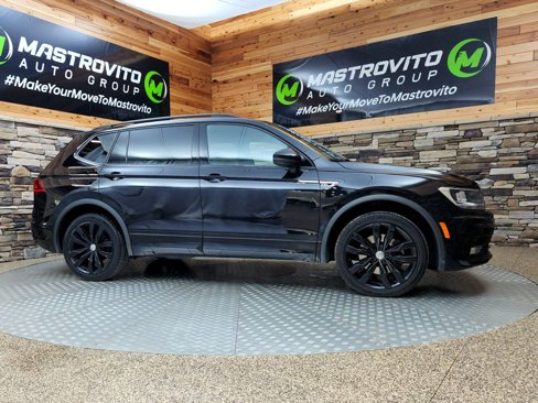 Used 2021 Volkswagen Tiguan SE R-Line image 8