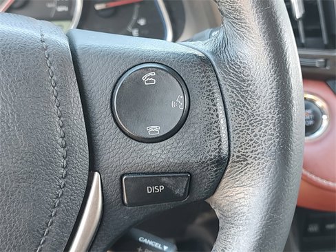 Used 2015 Toyota RAV4 Limited image 23