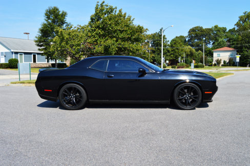 Used 2017 Dodge Challenger SXT Plus image 7