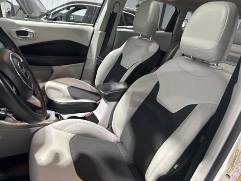 Used 2019 Jeep Compass Latitude w/ Popular Equipment Group image 15