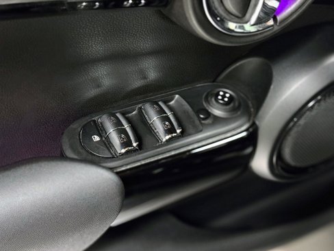 Used 2019 MINI Cooper S image 12