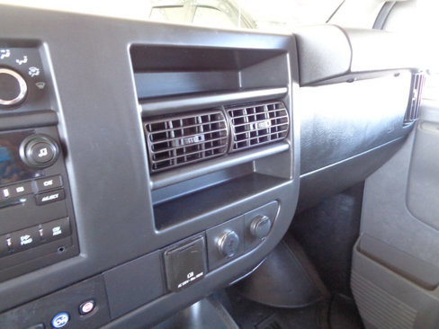 Used 2018 Chevrolet Express 2500 LT w/ LT Preferred Equipment Group image 33
