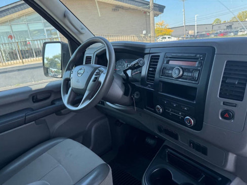 Used 2016 Nissan NV 1500 SV w/ Back Door Glass Package image 4