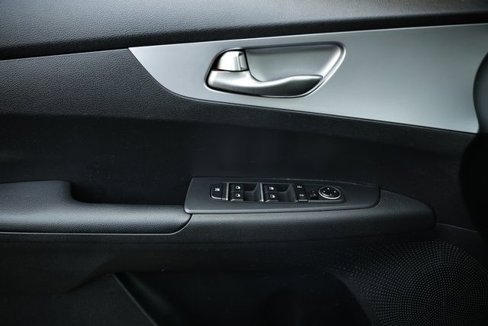 Used 2022 Kia Forte LXS image 15