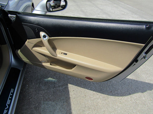 Used 2005 Chevrolet Corvette Coupe w/ Preferred Equipment Group image 14