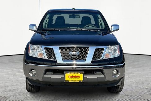 Used 2013 Nissan Frontier SL w/ Moonroof Pkg image 3