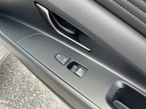 New 2025 Hyundai Elantra Sport image 32