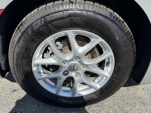 Used 2023 Chrysler Pacifica Touring-L image 39