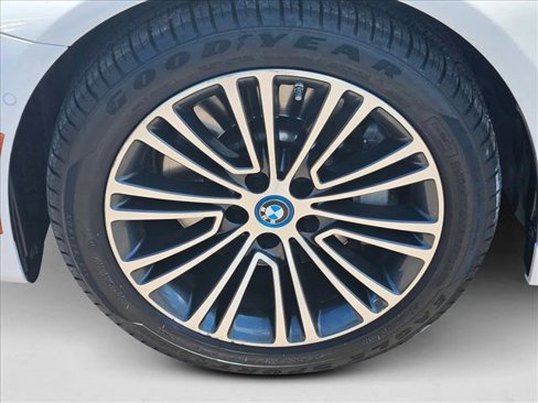 Used 2019 BMW 530e w/ Convenience Package image 25