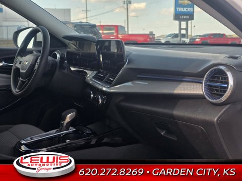Used 2024 Chevrolet Trax LT image 19