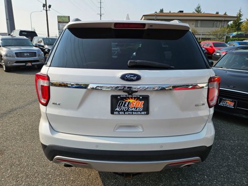 Used 2016 Ford Explorer XLT image 15