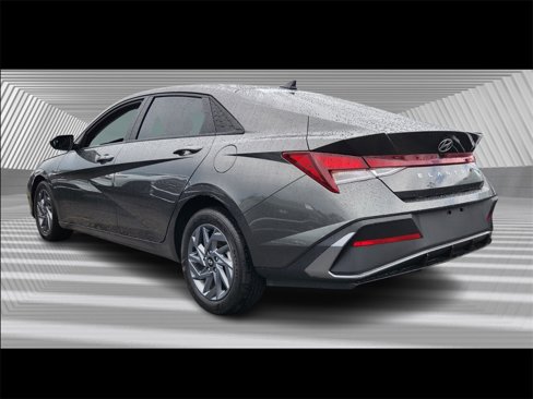 Certified 2024 Hyundai Elantra SEL image 6