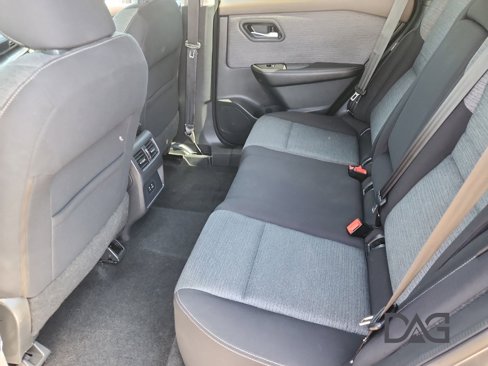 Used 2021 Nissan Rogue SV image 17