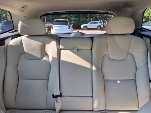 Certified 2023 Volvo XC60 B5 Plus w/ Protection Package Premier image 19