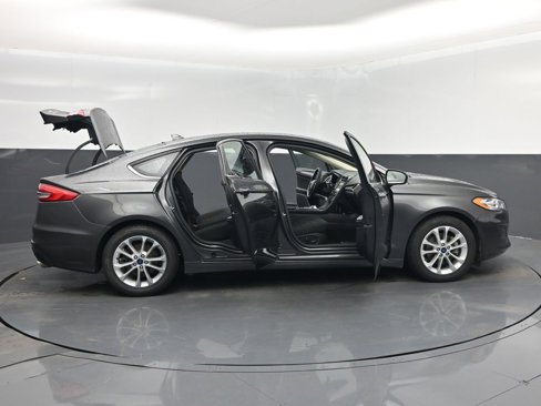 Used 2019 Ford Fusion SE image 47
