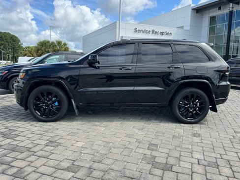 Used 2018 Jeep Grand Cherokee Altitude image 12