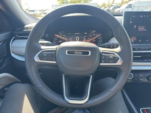 Used 2024 Jeep Compass Limited image 16