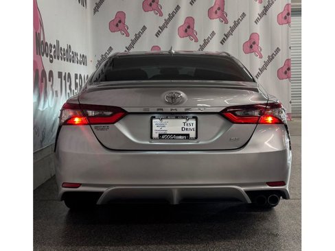 Used 2021 Toyota Camry SE image 12