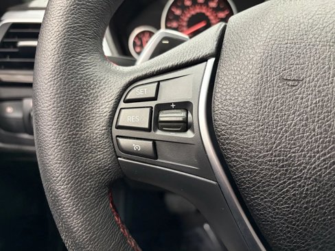 Used 2018 BMW 330i xDrive Sedan image 38