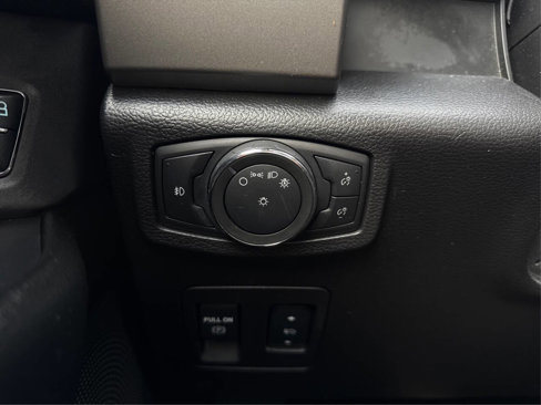 Used 2018 Ford Expedition XLT image 19