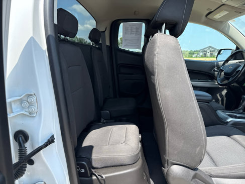 Used 2019 Chevrolet Colorado LT w/ Safety Package image 17