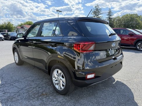 New 2025 Hyundai Venue SE image 5