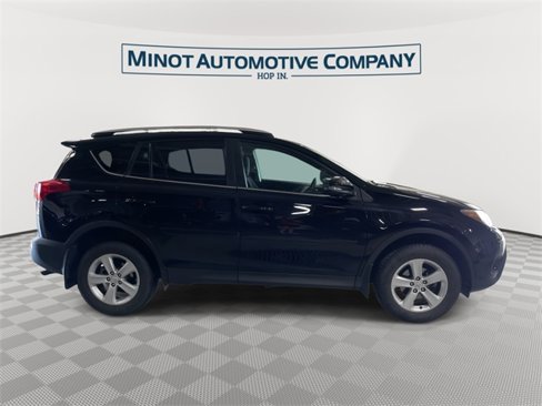 Used 2013 Toyota RAV4 XLE image 9