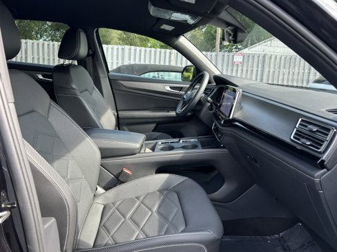 Used 2024 Volkswagen Atlas Cross Sport SE image 27
