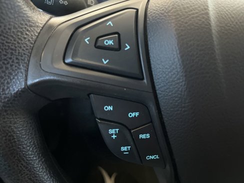 Used 2020 Ford Edge SE image 15